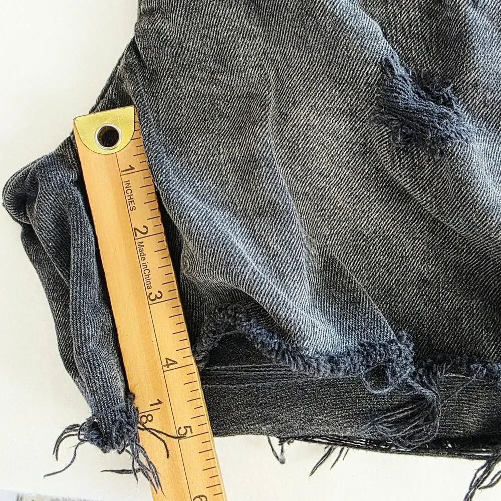 Old Navy O.G. Straight Shorts Size 4 Black Distressed High Rise Grunge Festival